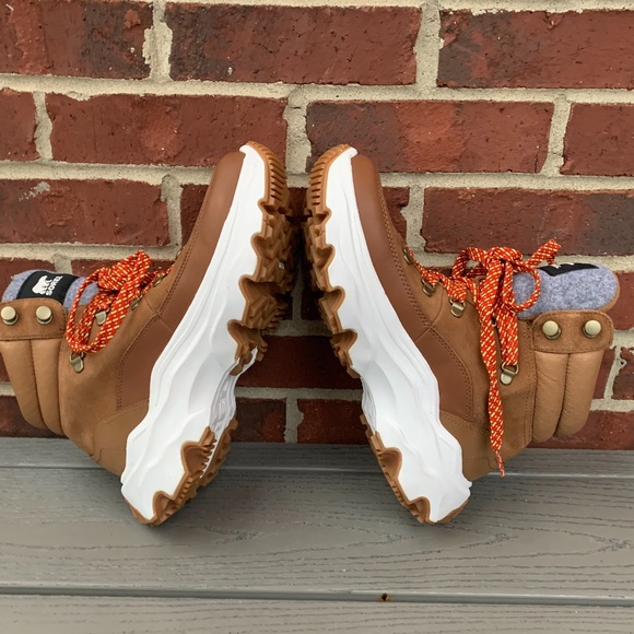 Sorel Kinetic Breakthru Conquest Waterproof Boots - Picture 7 of 13